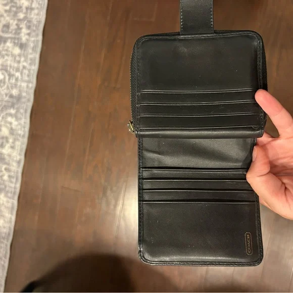 Vintage Coach Black Leather Wallet - Picture 3 of 3